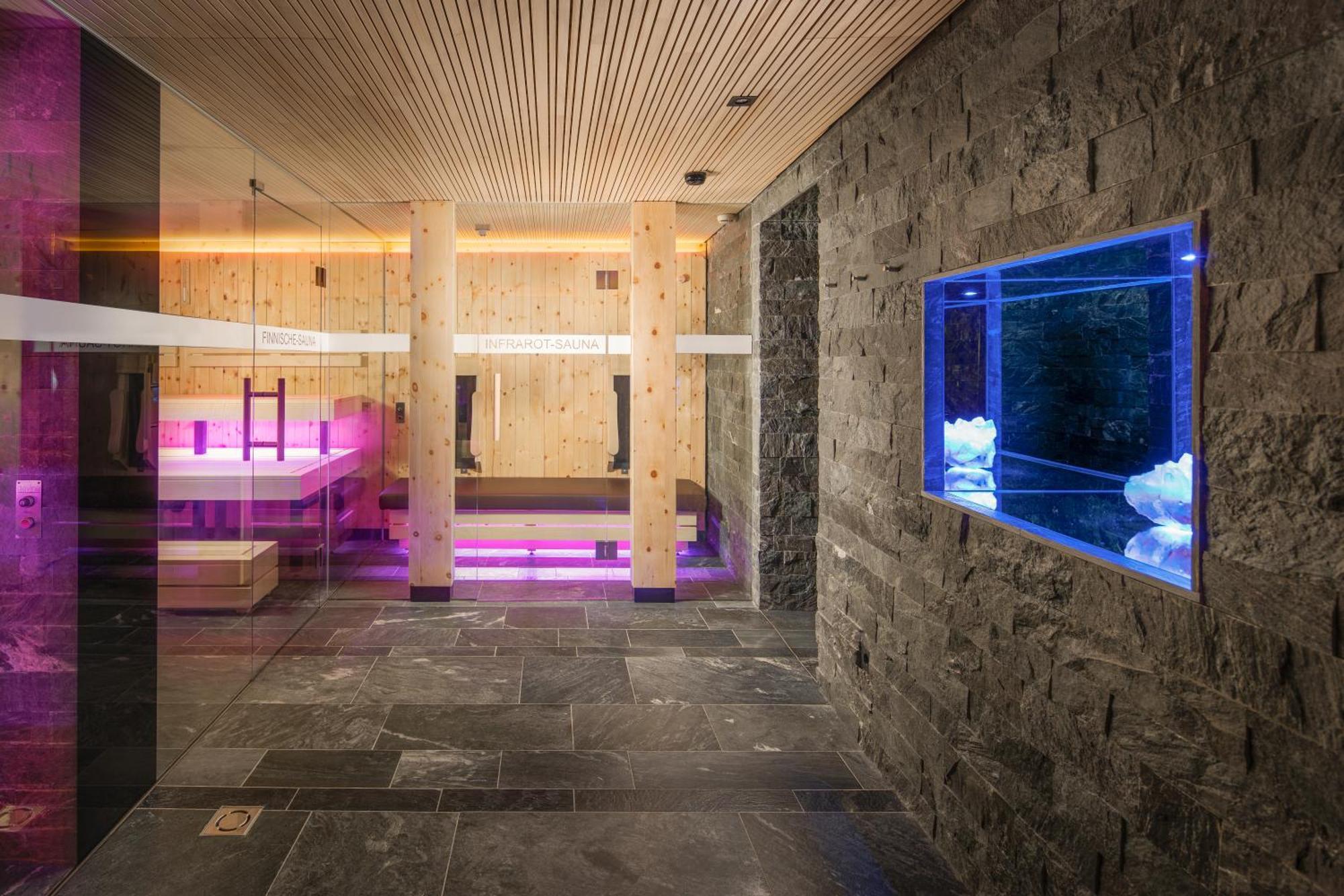 Hotel Goldener Adler - Im Sommer Silvretta Card Premium Inkludiert 이스크글 외부 사진