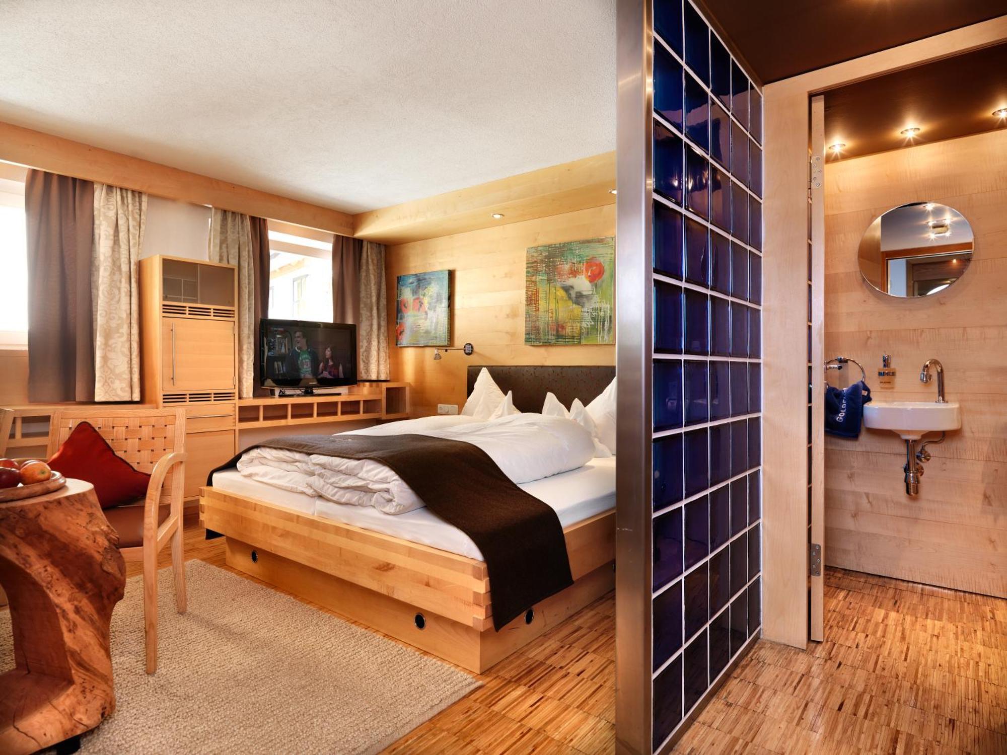 Hotel Goldener Adler - Im Sommer Silvretta Card Premium Inkludiert 이스크글 외부 사진